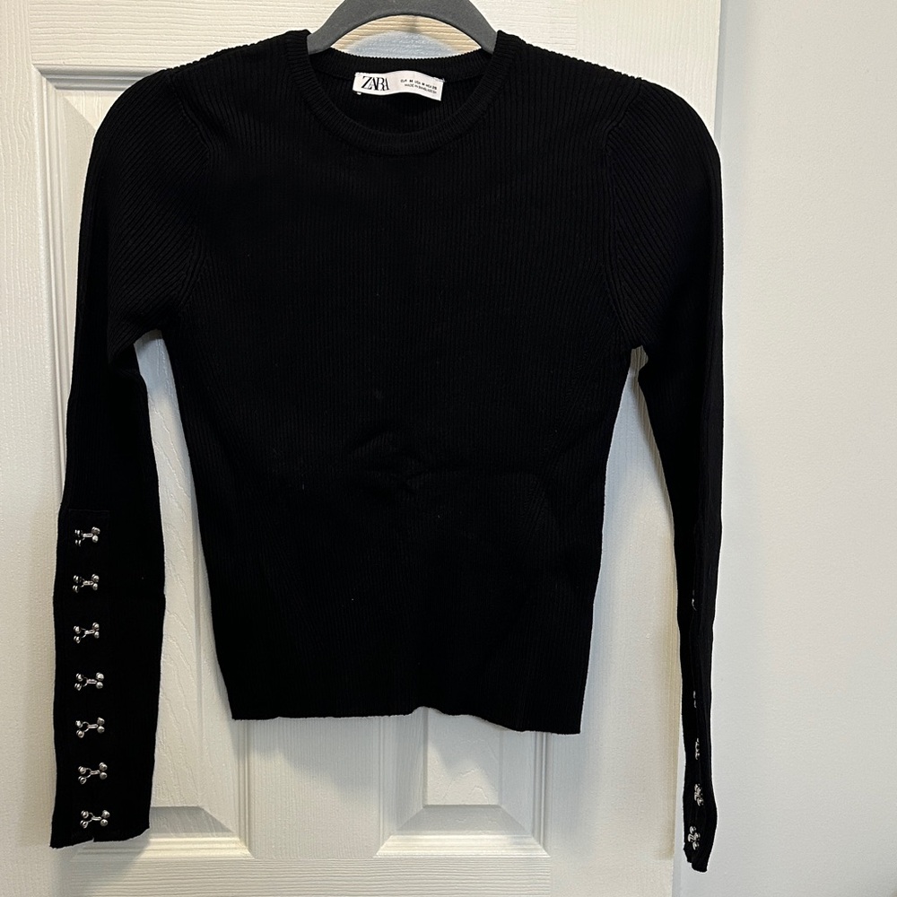 Zara Black Ribbed Knit Sweatshirt with Button Accents